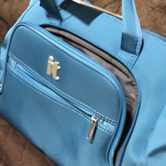 It Travel Bag - Picture 4 of 16